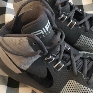 Nike Men's Air Precision Basketball Shoes size 7